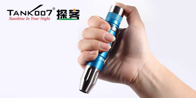 新手收藏家必用珠寶玉石鑒定工具——TANK007照玉手電筒！
